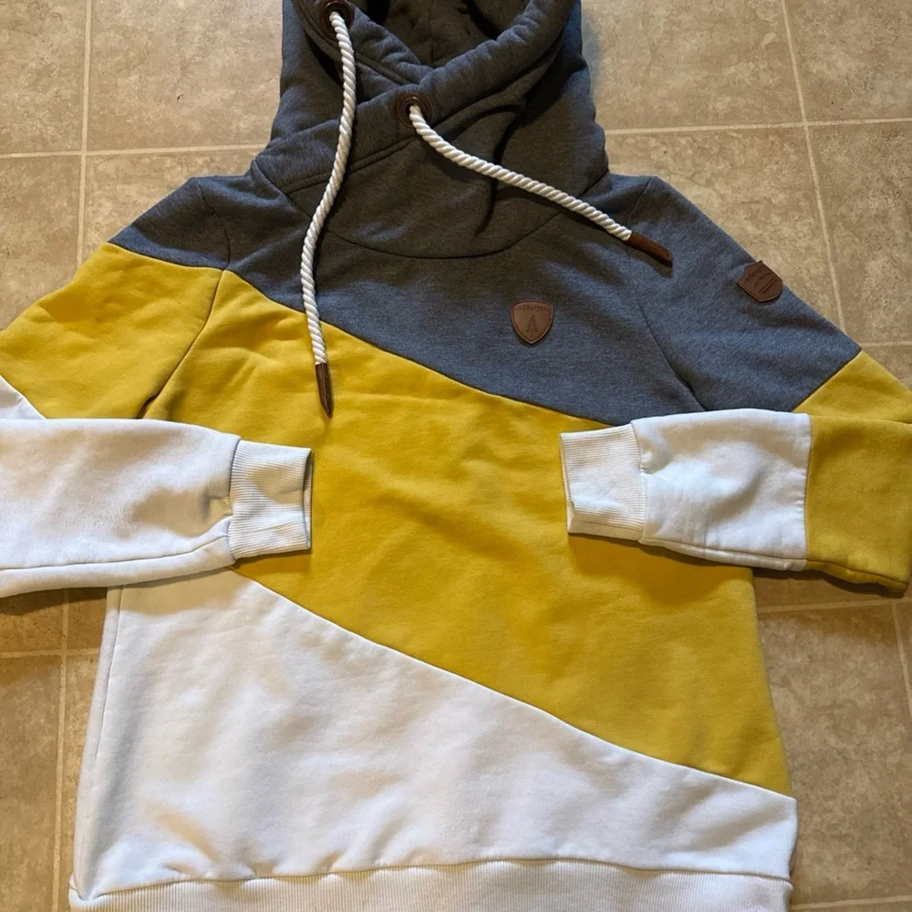 Wanakome Xander cowl neck color block hoodie - Picture 2 of 12